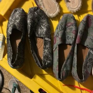 Brand new women’s flats by Tom size 7 multiple pairs